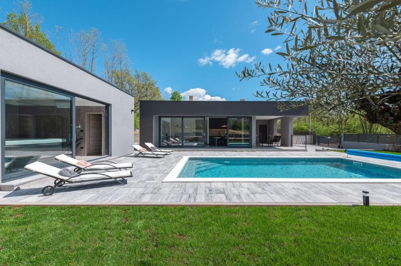Green Luxury II With Heated Pool, Jacuzzi & Sauna Ruzici  Luaran gambar