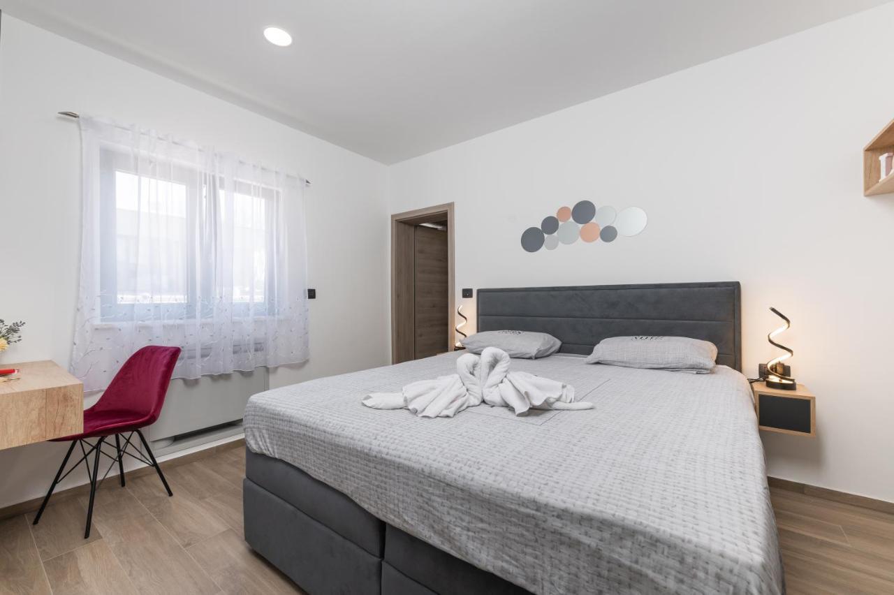 Green Luxury II With Heated Pool, Jacuzzi & Sauna Ruzici  Luaran gambar