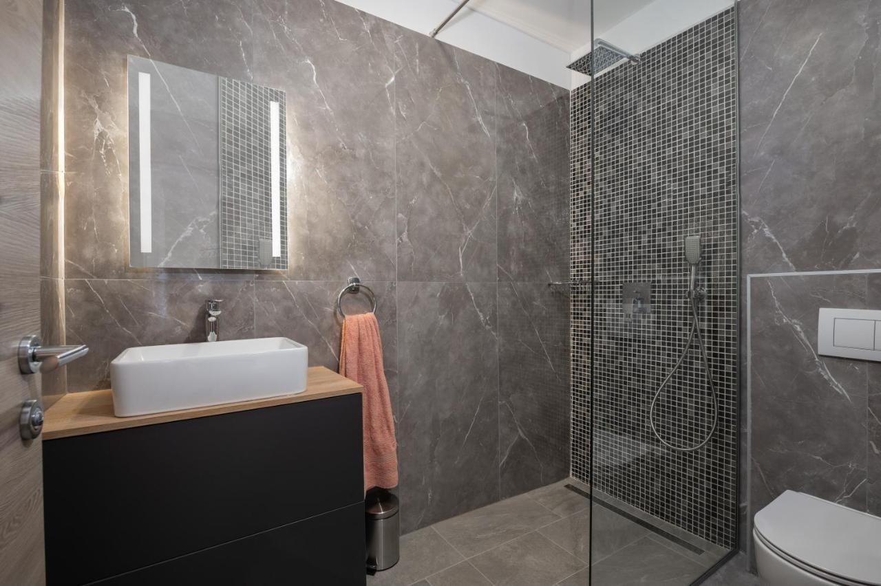 Green Luxury II With Heated Pool, Jacuzzi & Sauna Ruzici  Luaran gambar