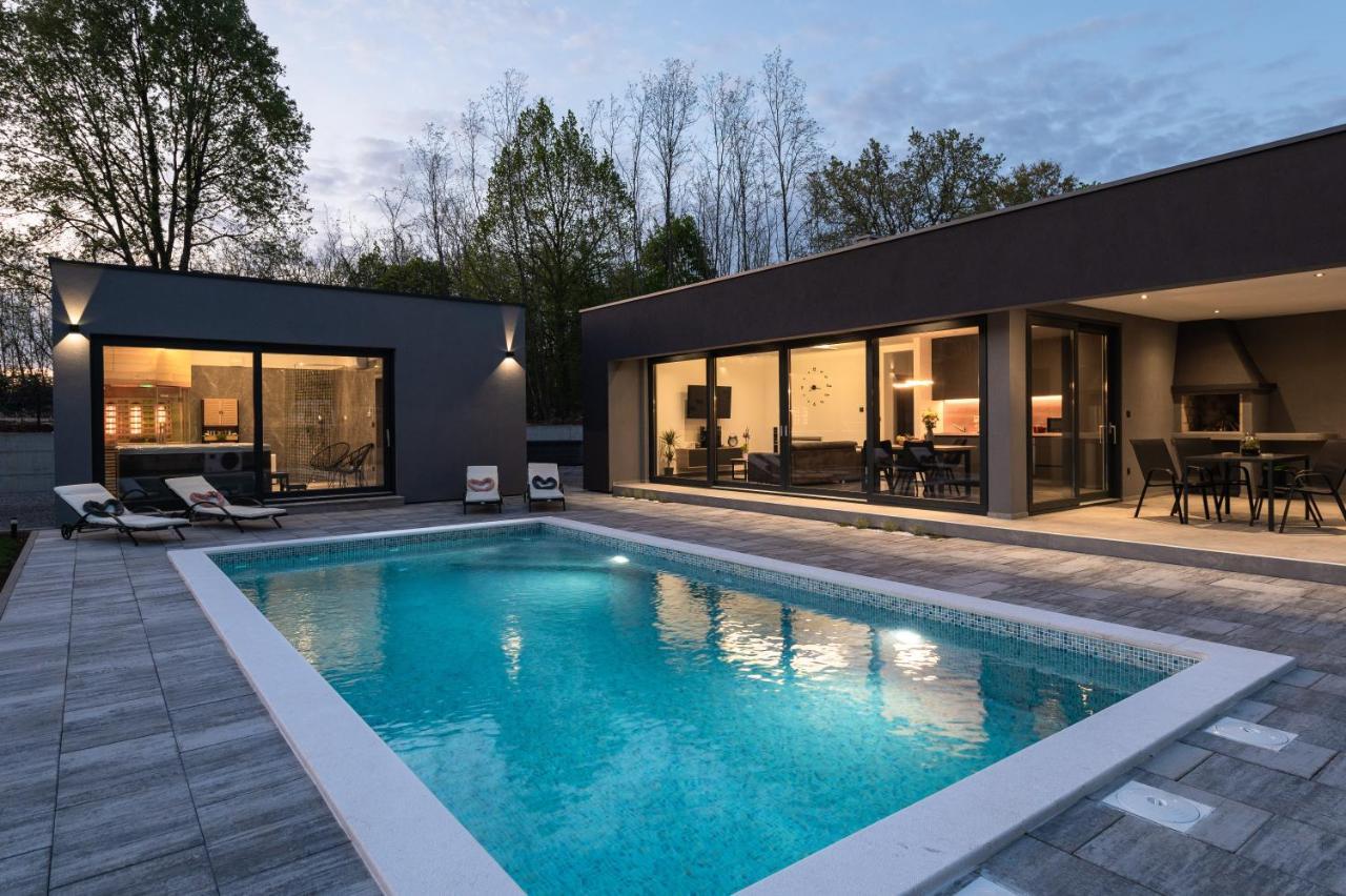 Green Luxury II With Heated Pool, Jacuzzi & Sauna Ruzici  Luaran gambar
